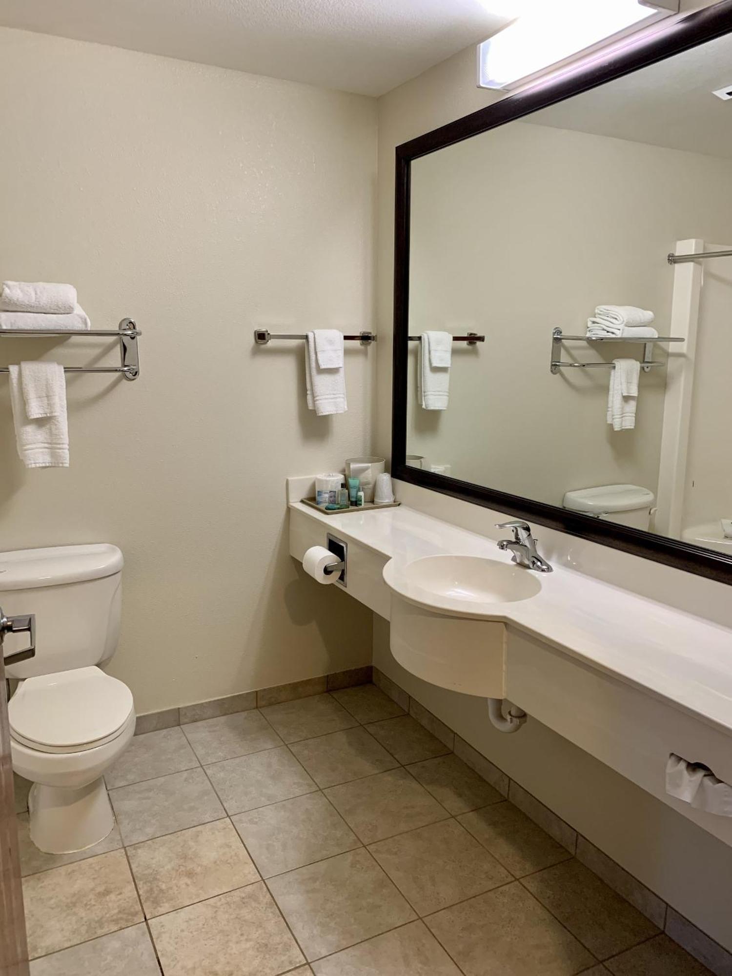 Grandstay Hotel & Suites Becker Экстерьер фото
